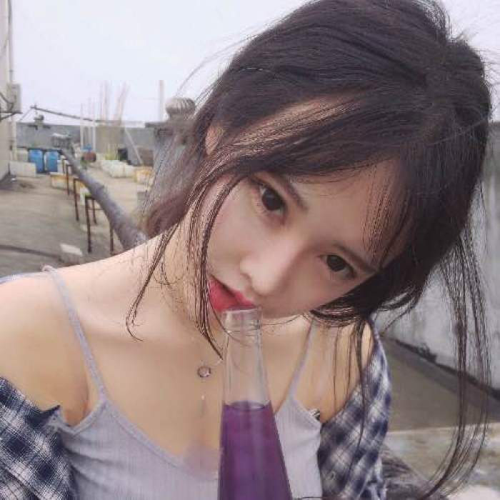 绯村剑心（原名：绯村心太；身份：飞天御剑流十四代传人、“刽子手拔刀斋”） - 游戏直播实时在线观看 - 线上看剧
